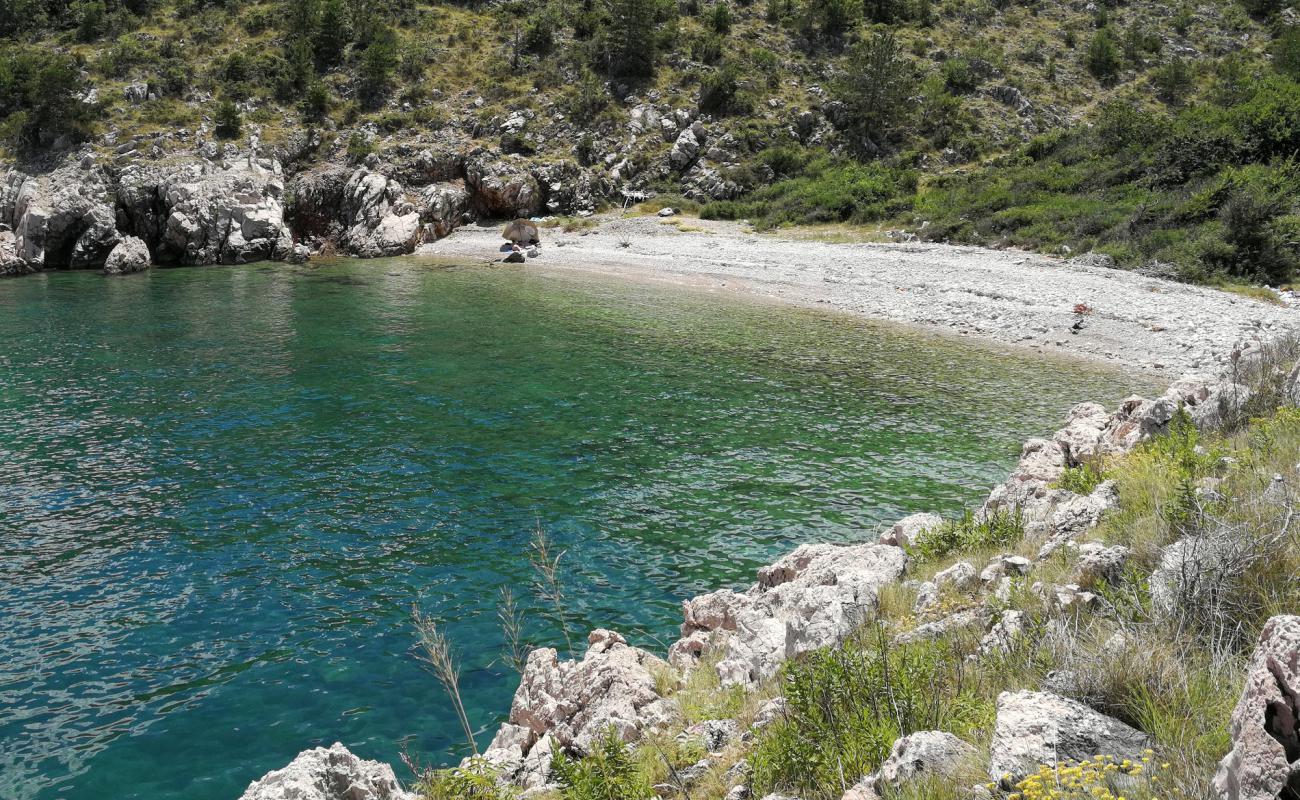 Foto de Supovica beach con guijarro blanco superficie