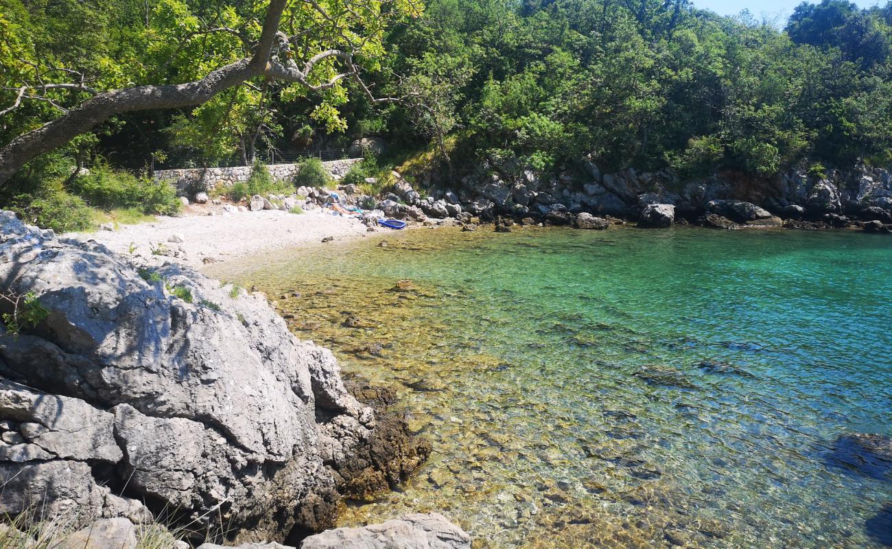 Foto de Linardici beach con guijarro ligero superficie