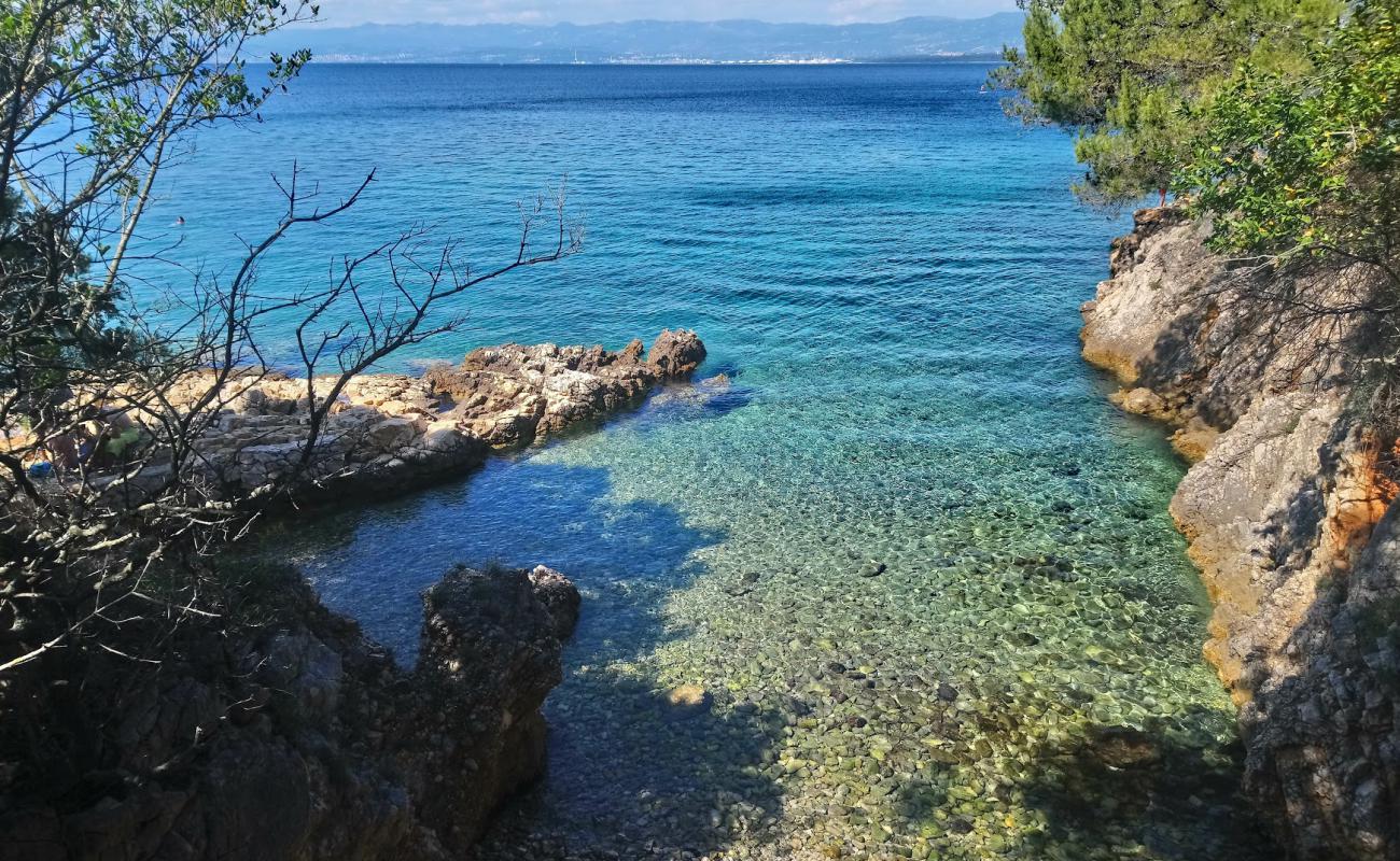 Foto de Malinska-Porat beach con piedra superficie