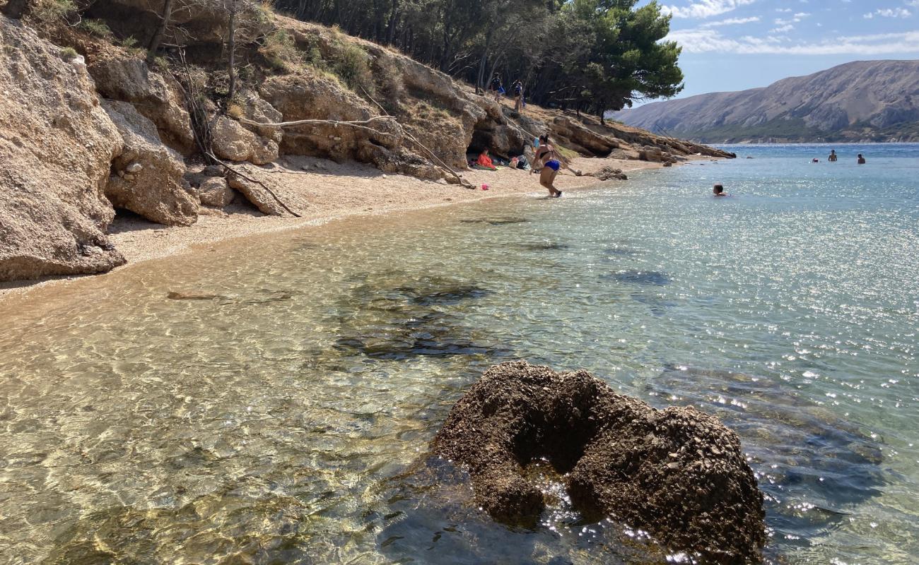 Foto de Suncana beach con guijarro fino claro superficie