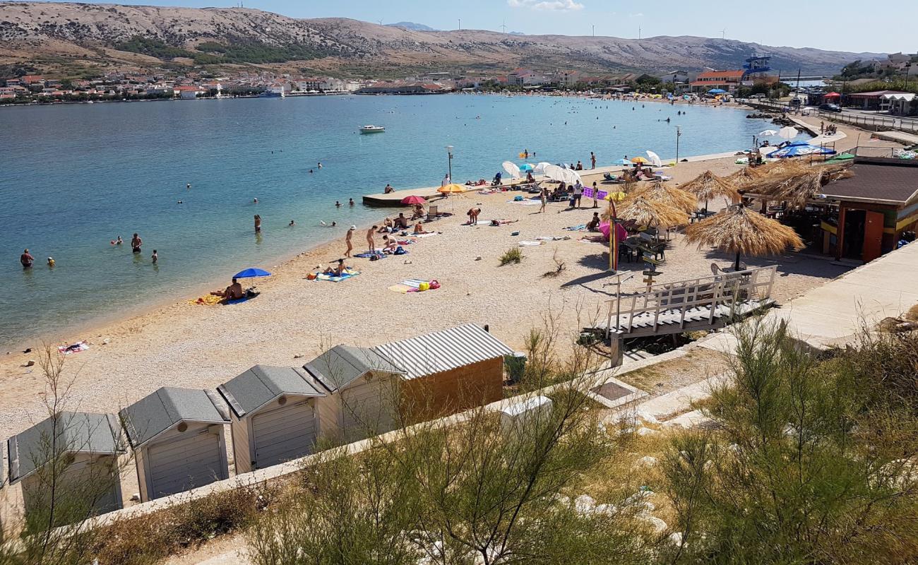 Foto de Playa principle de Pag con guijarro fino claro superficie