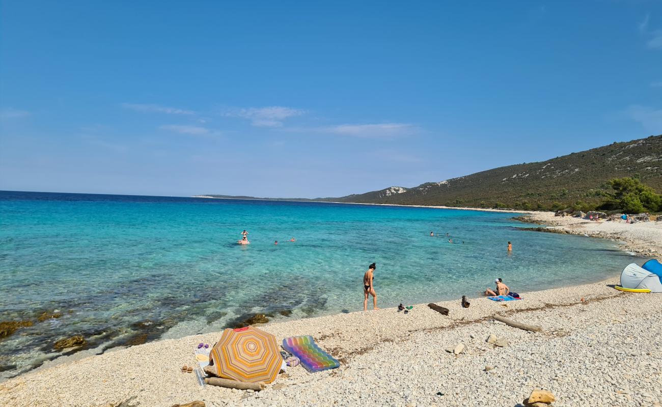 Foto de Veli Zal beach con guijarro blanco superficie