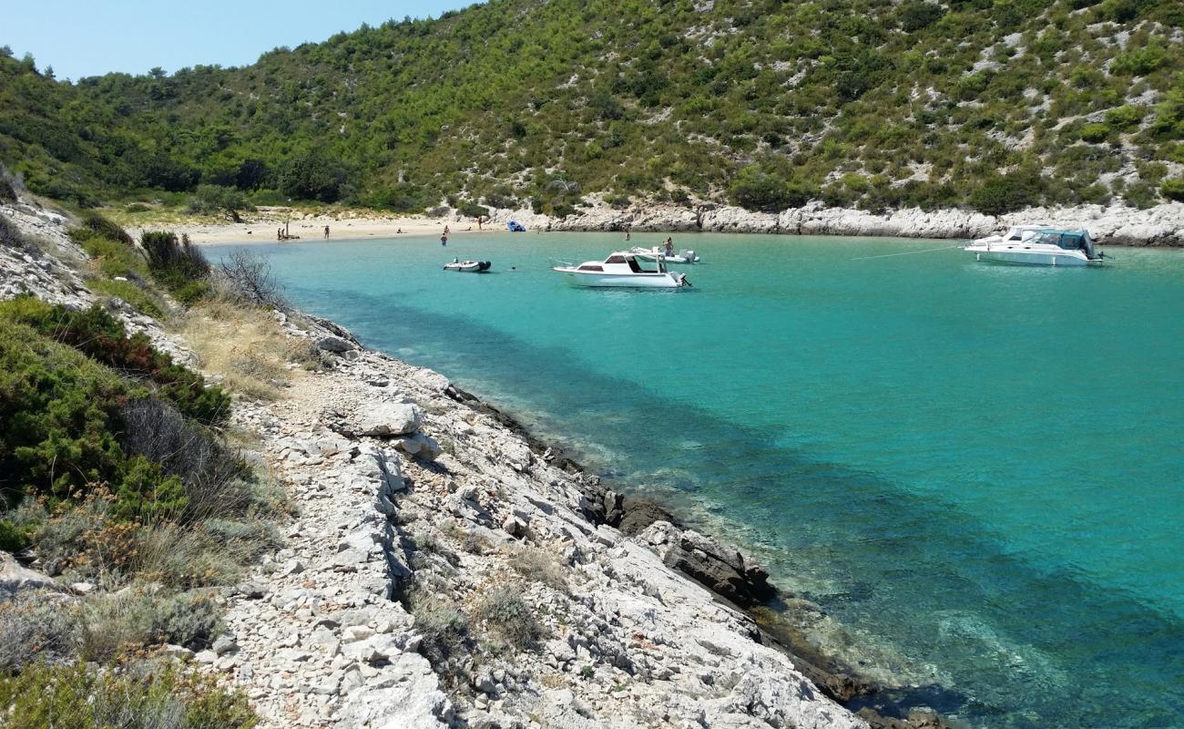 Foto de Smokova beach con arena brillante superficie