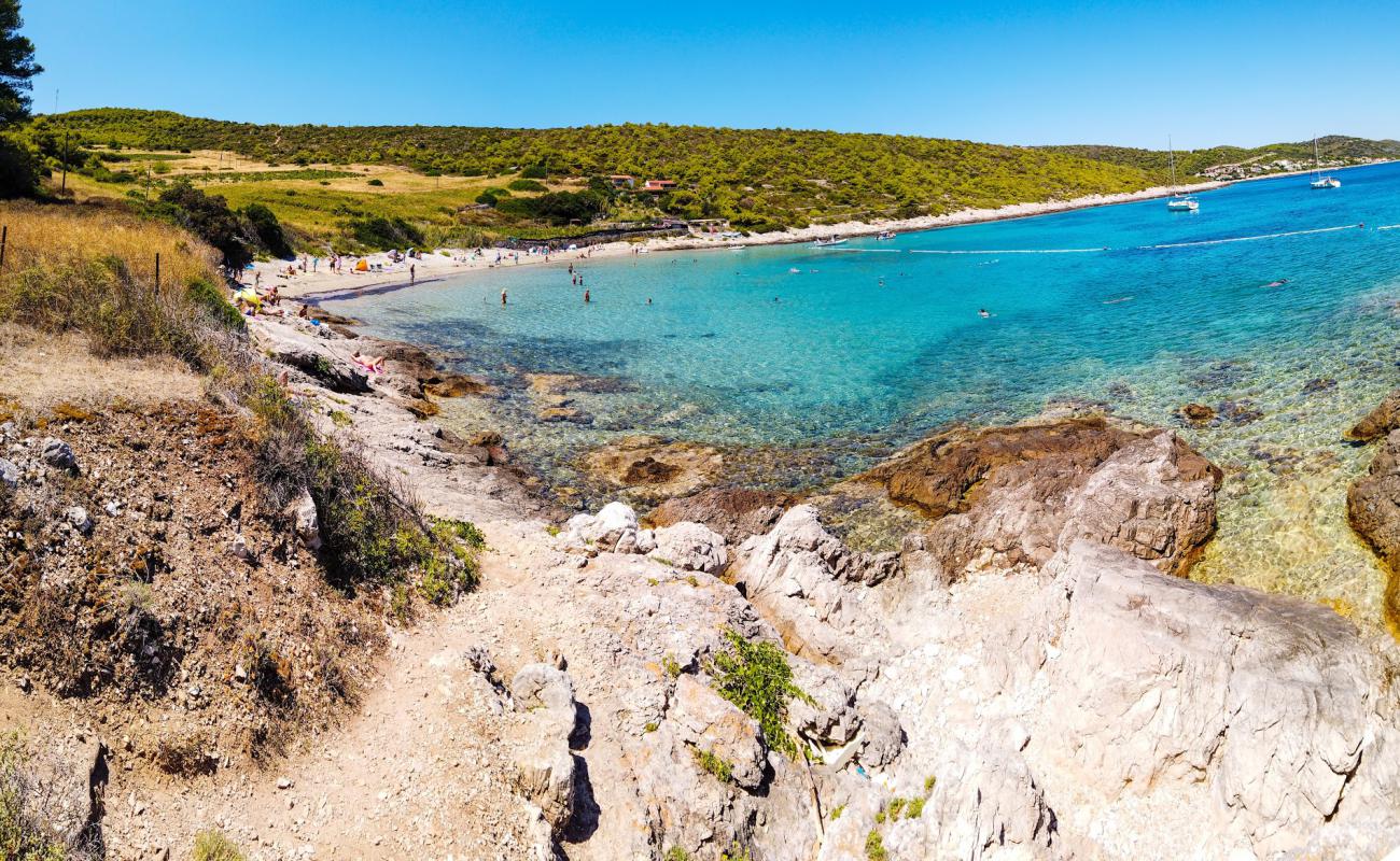 Foto de Zaglav beach con arena brillante superficie