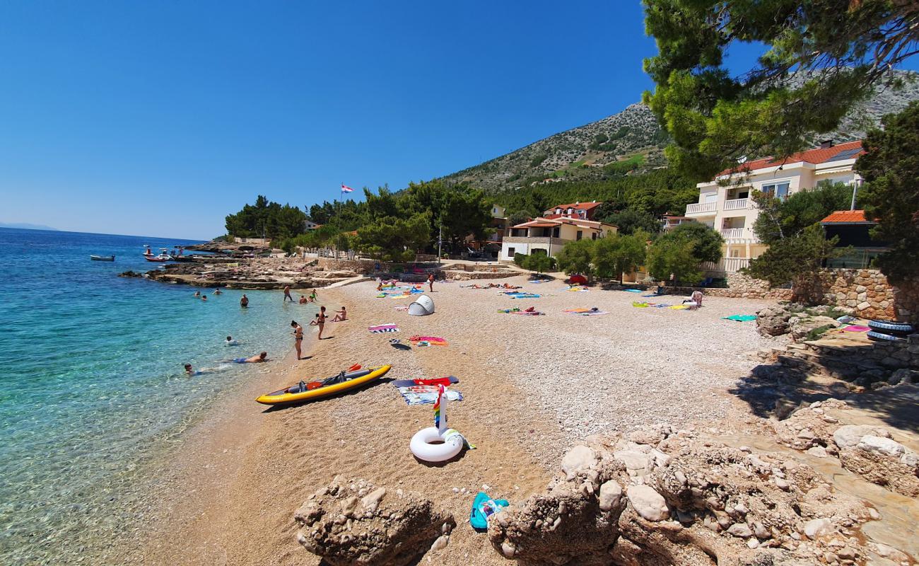 Foto de Ivan Dolac beach con guijarro fino claro superficie