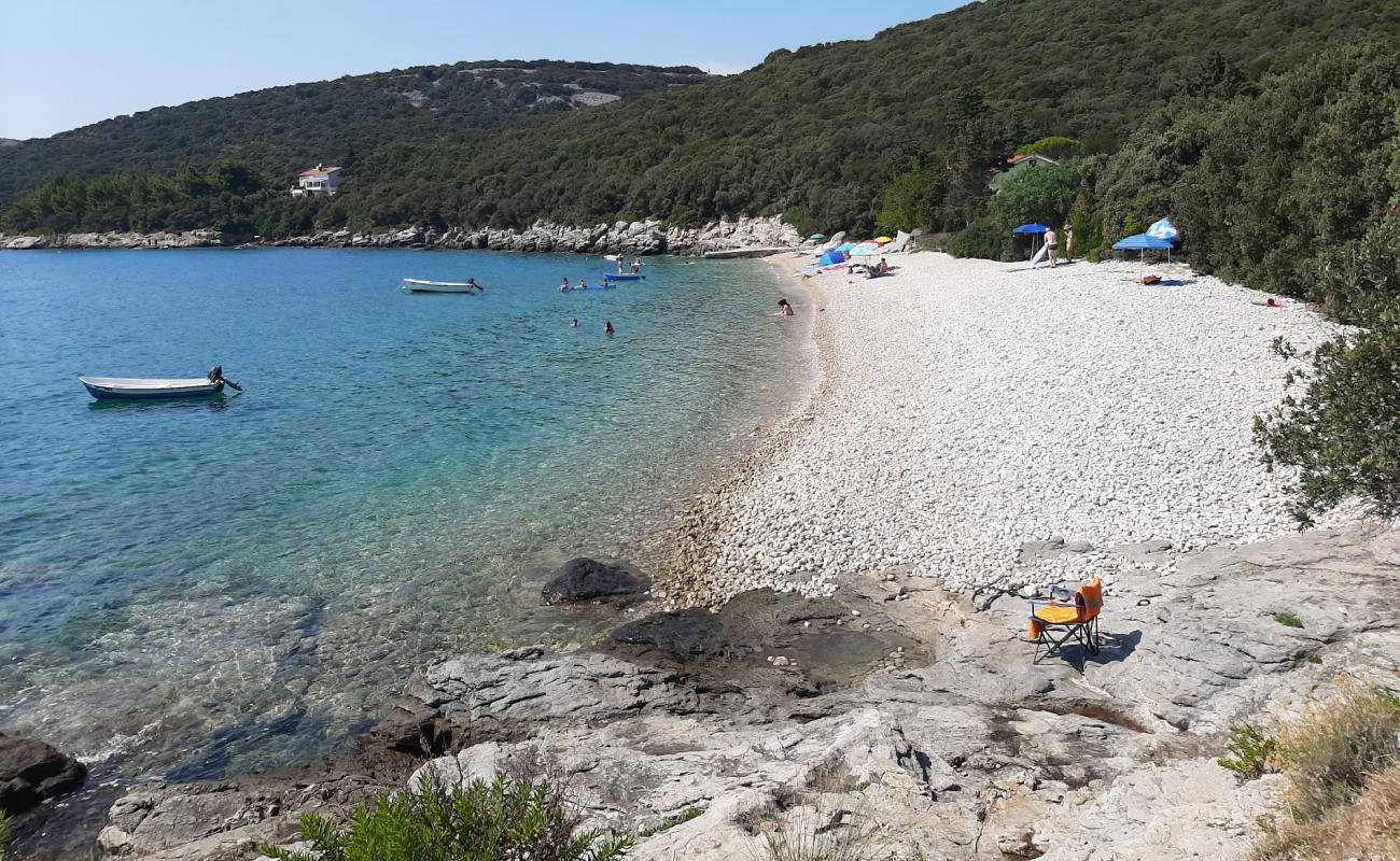 Foto de Beach Veli Zal con guijarro ligero superficie