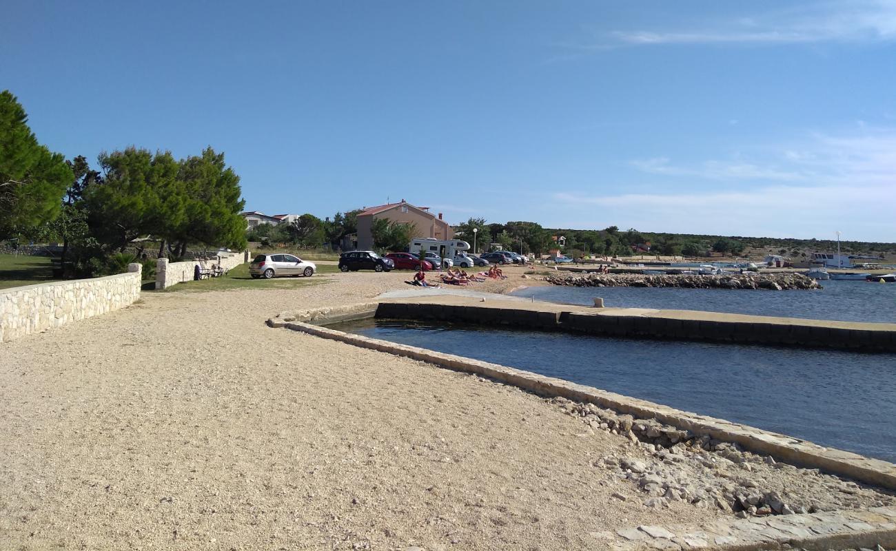 Foto de Port of Proboj Beach con arena gris y piedras superficie