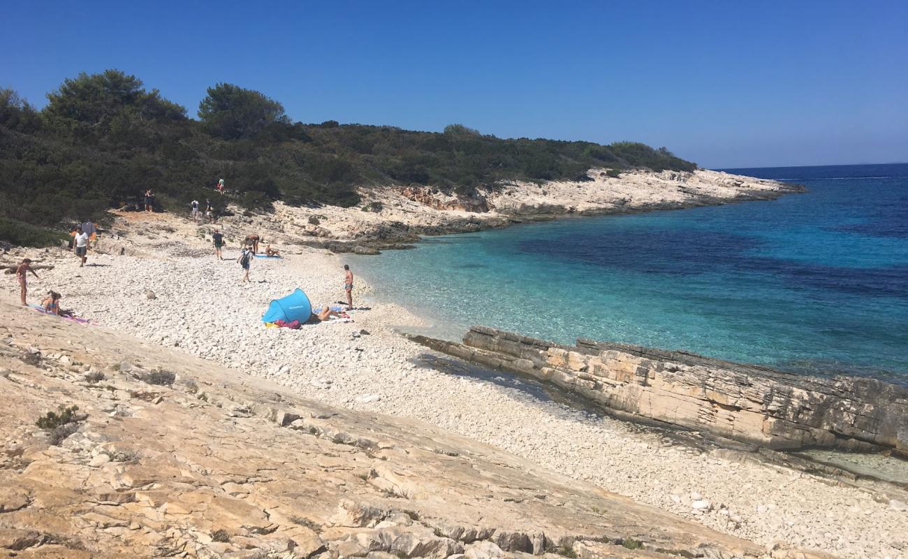 Foto de Batalo Beach con piedra superficie