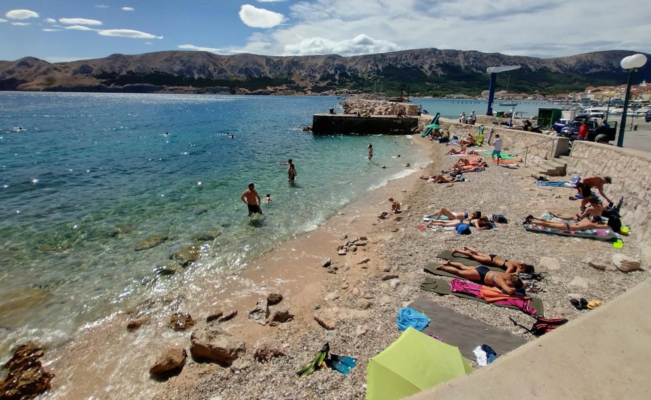 Foto de Beach Helena con guijarro fino claro superficie