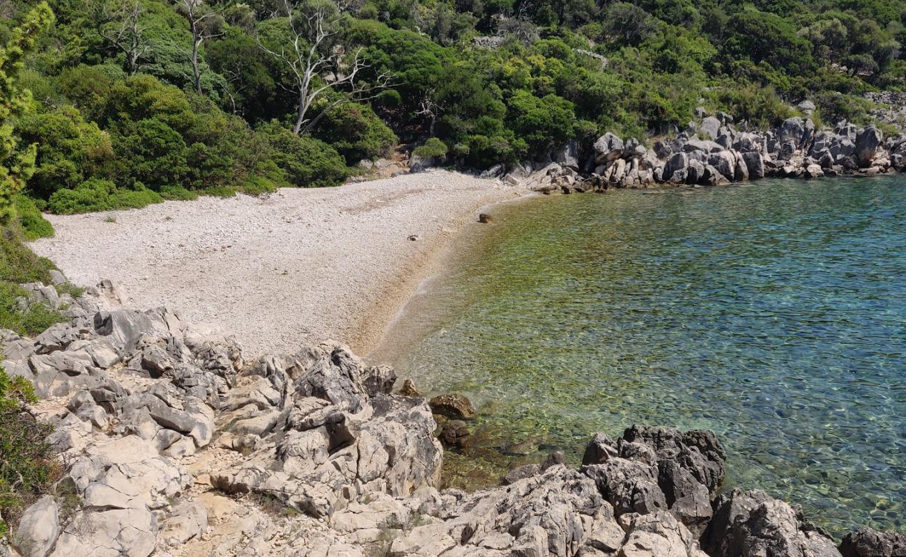 Foto de Uvala Vadikandija con piedra superficie