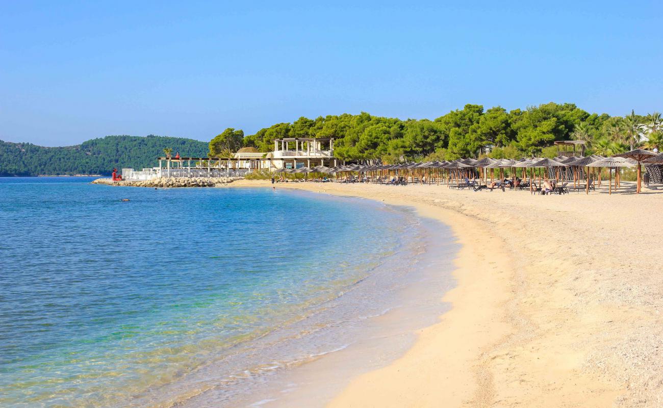 Foto de Beach Sibenik con guijarro fino claro superficie