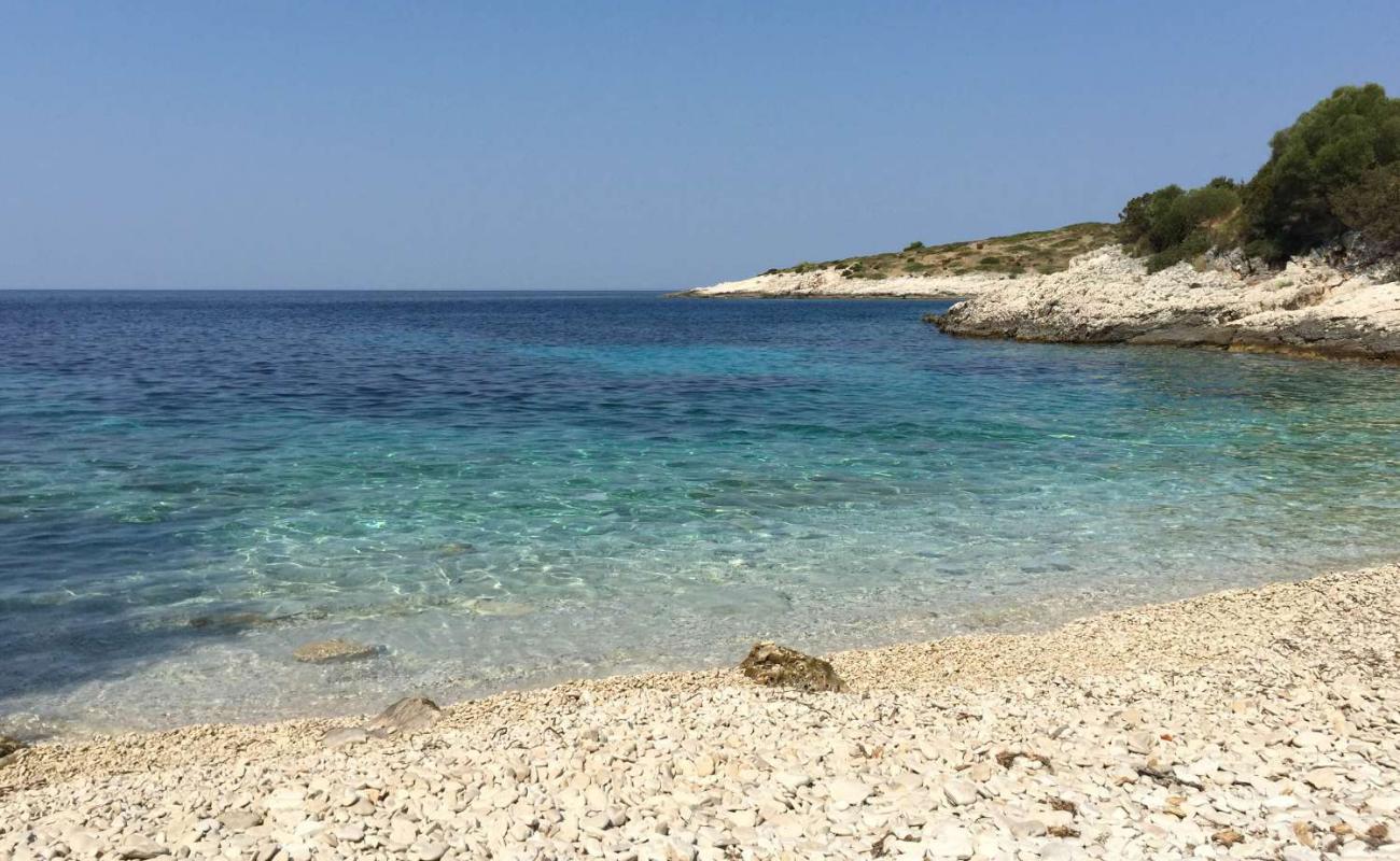 Foto de Zaglav Beach con piedra superficie