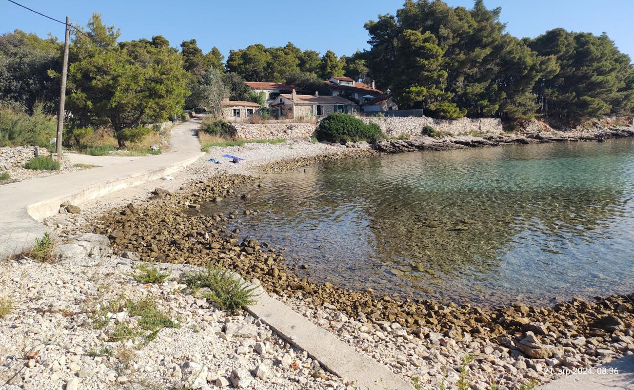 Foto de Dolinje Beach con piedra superficie