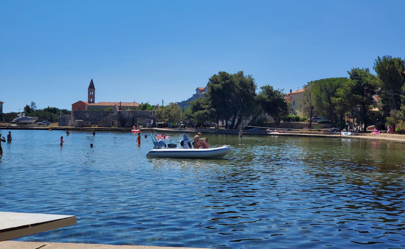 Foto de Plaza Duzica con hormigón superficie