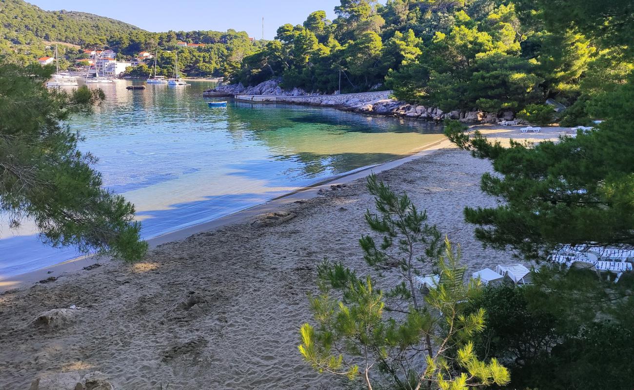 Foto de Mala Saplunara Beach con arena brillante superficie