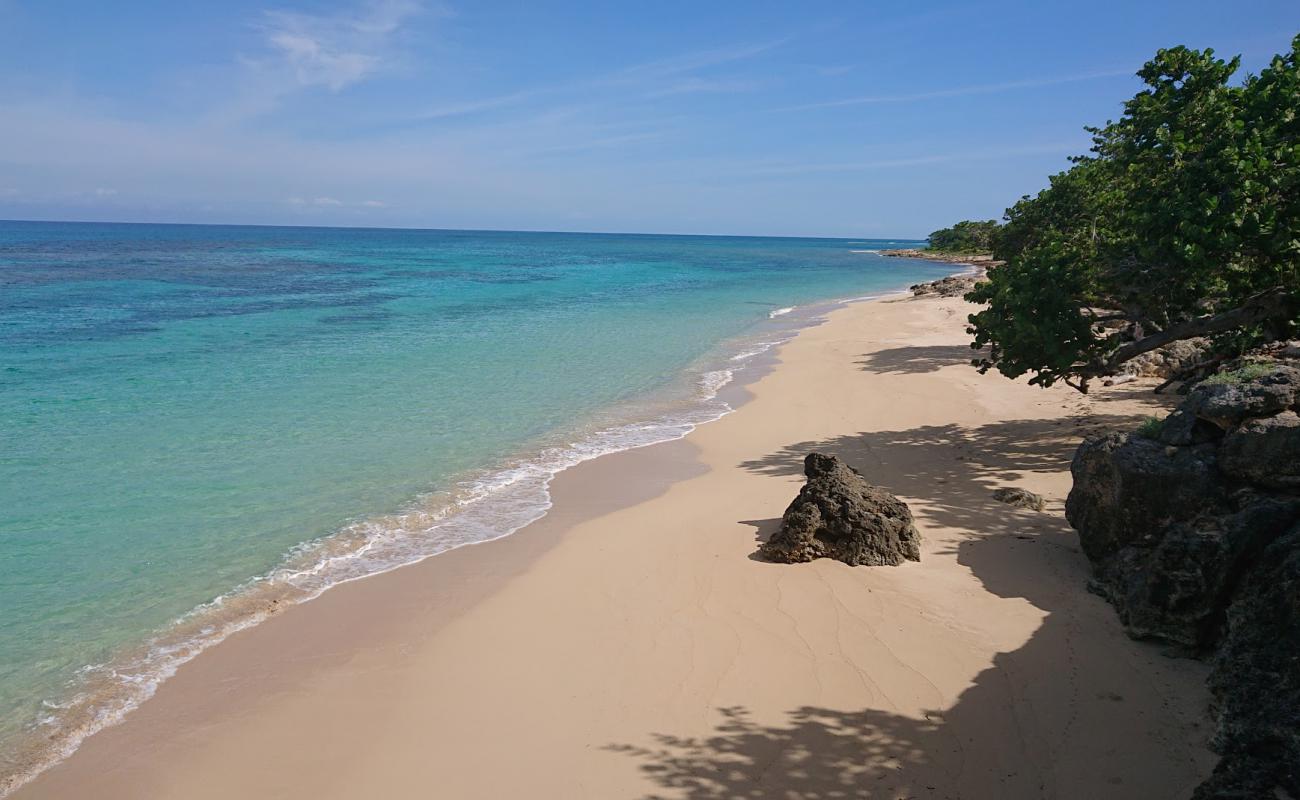 Foto de Playa Jibacoa III con brillante arena fina superficie