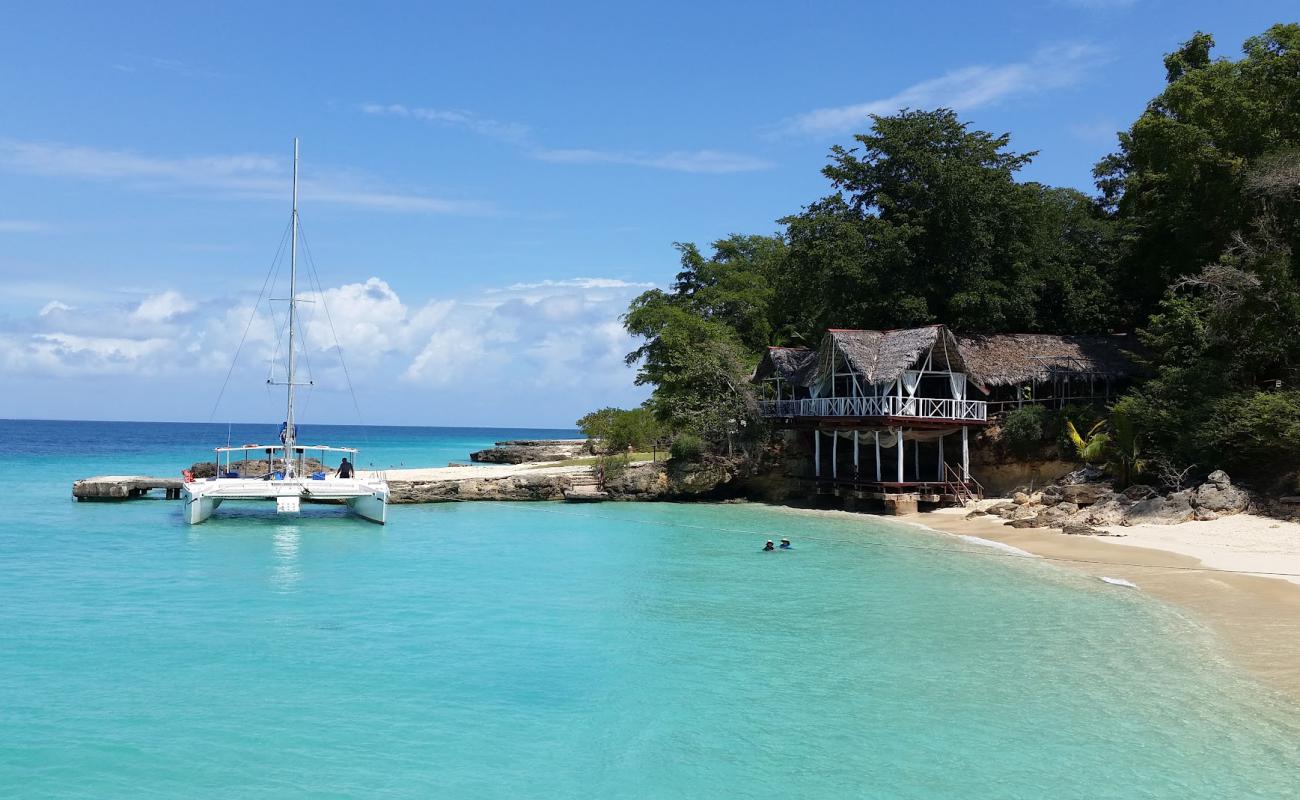 Foto de Cayo Saetia beach con brillante arena fina superficie