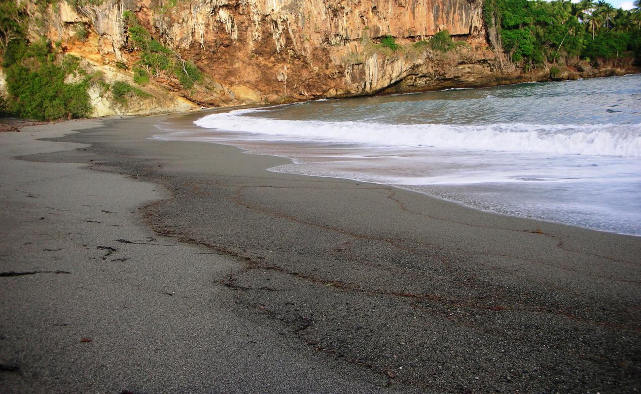 Foto de Playa de Cayogüín con guijarro fino gris superficie