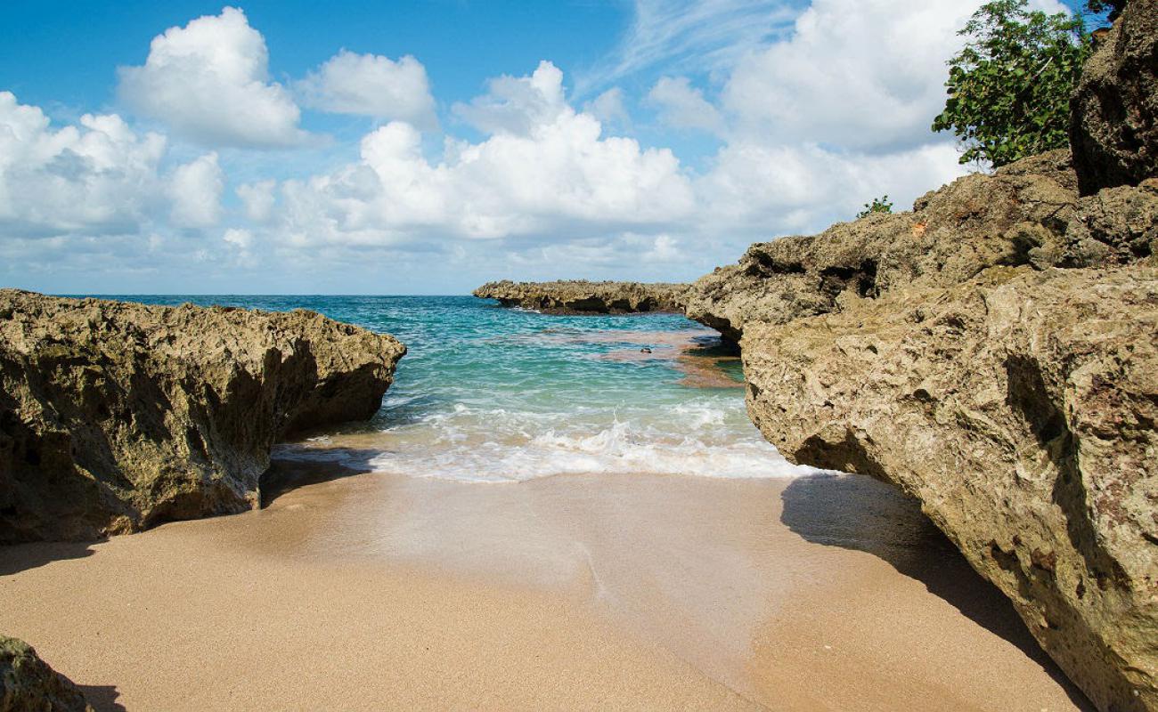 Foto de Playa Baracoa con arena brillante superficie