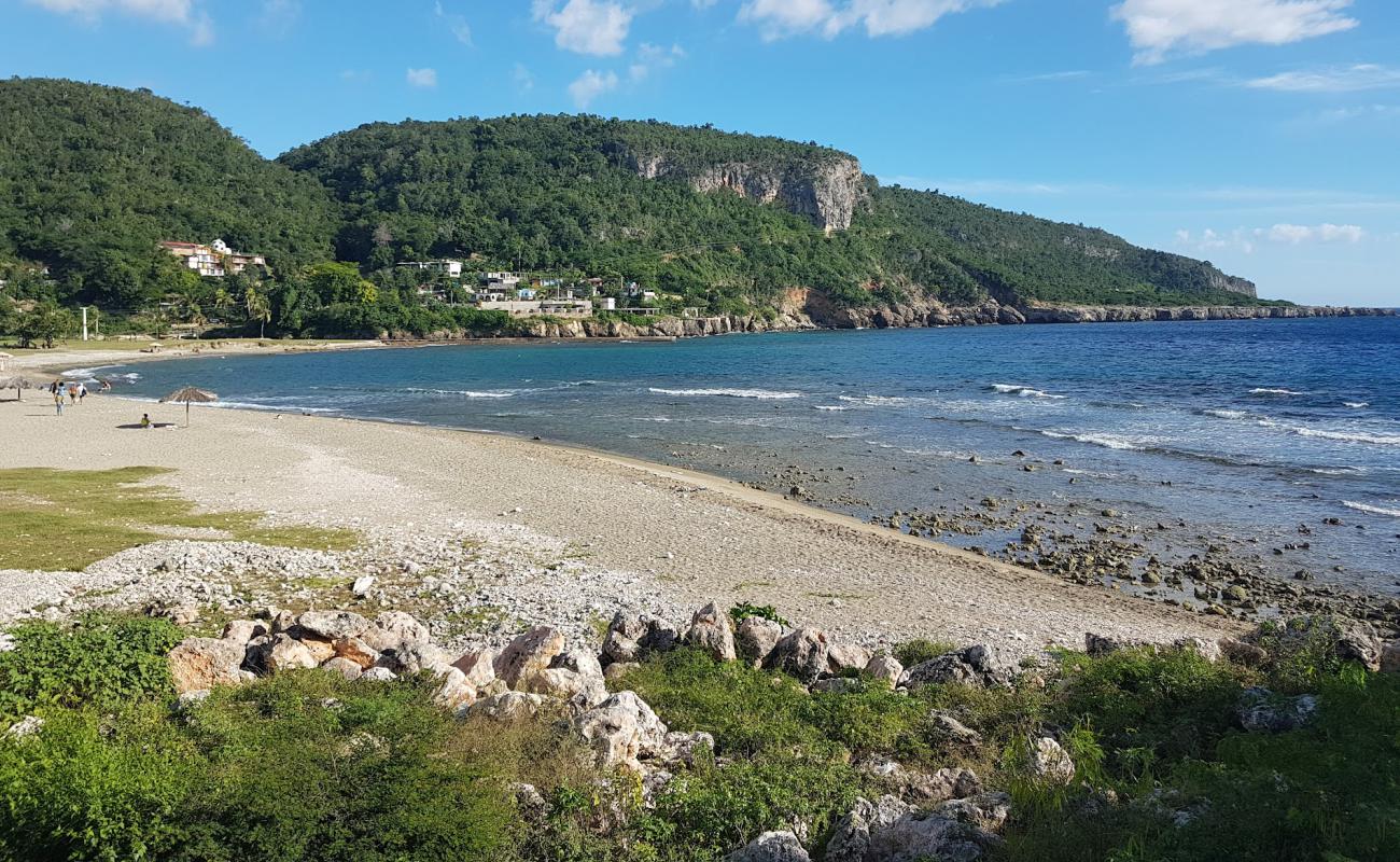 Foto de Playa de Siboney con guijarro ligero superficie