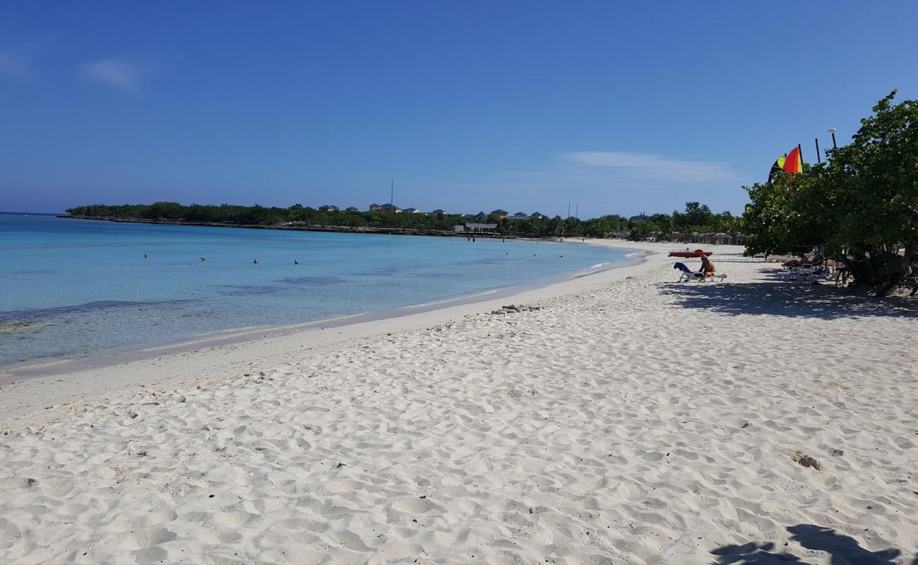 Foto de Playa Ingles con arena brillante superficie