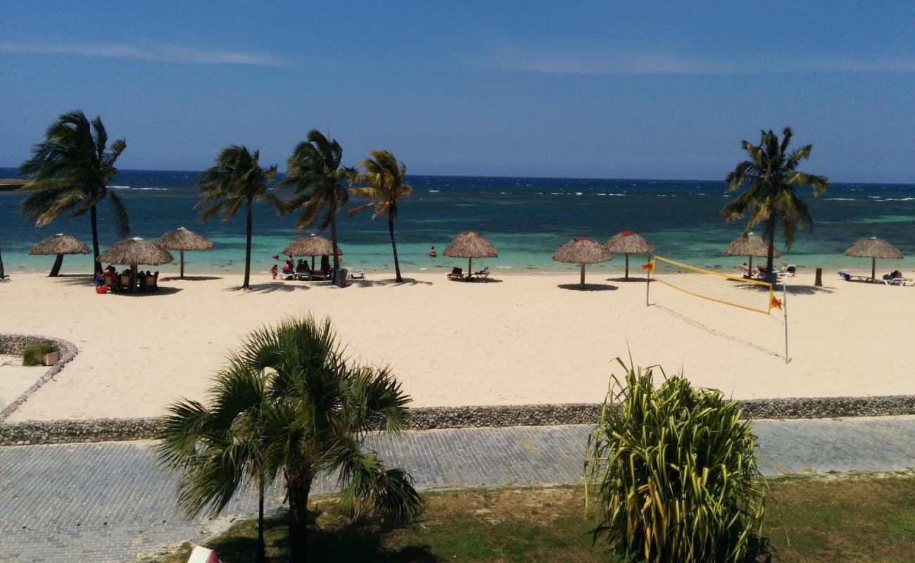 Foto de Playa Habana con arena brillante superficie