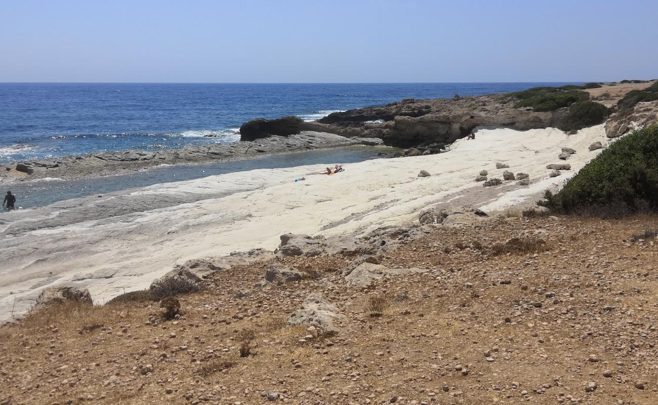 Foto de Limni rock lagoon con piedra superficie