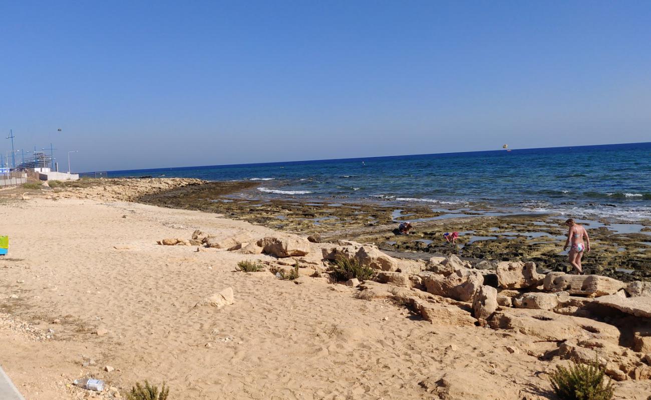 Foto de Loukkos beach con piedra superficie