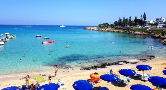 Playa Nisia Loumbardi