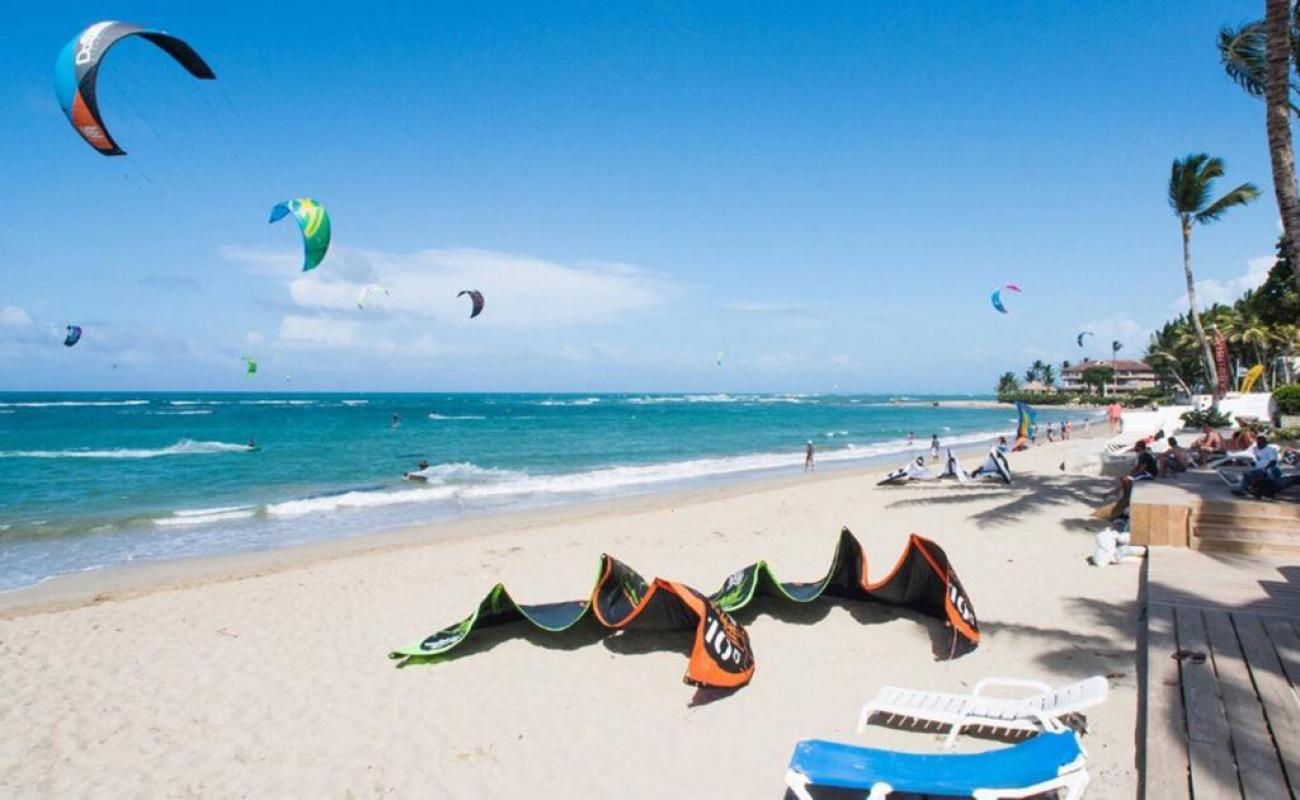 Foto de Kite beach con brillante arena fina superficie