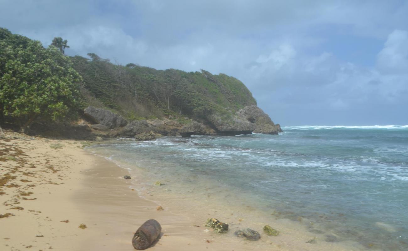 Foto de Playa Patroyan con arena brillante superficie