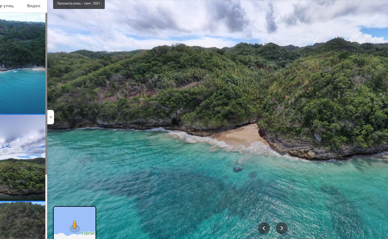 Foto de Playa William con agua cristalina superficie