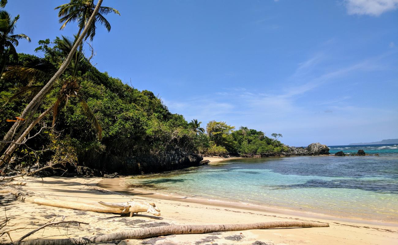 Foto de Playa el Ermitaño con brillante arena fina superficie