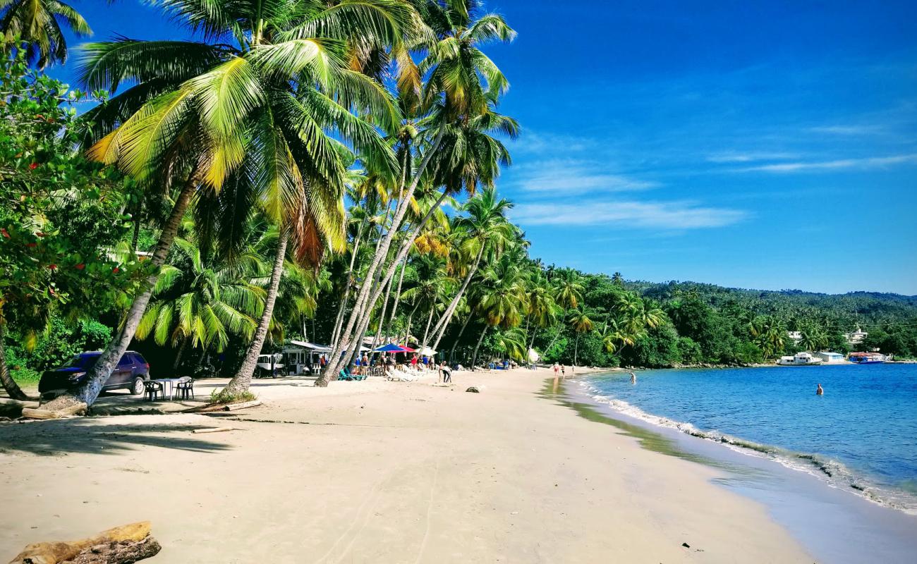 Foto de Playa Anadel con brillante arena fina superficie