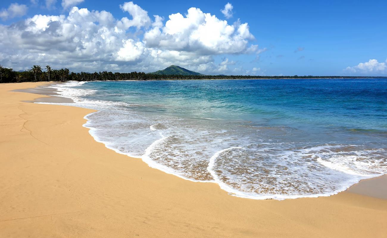 Foto de Playa El Limón con guijarro fino claro superficie