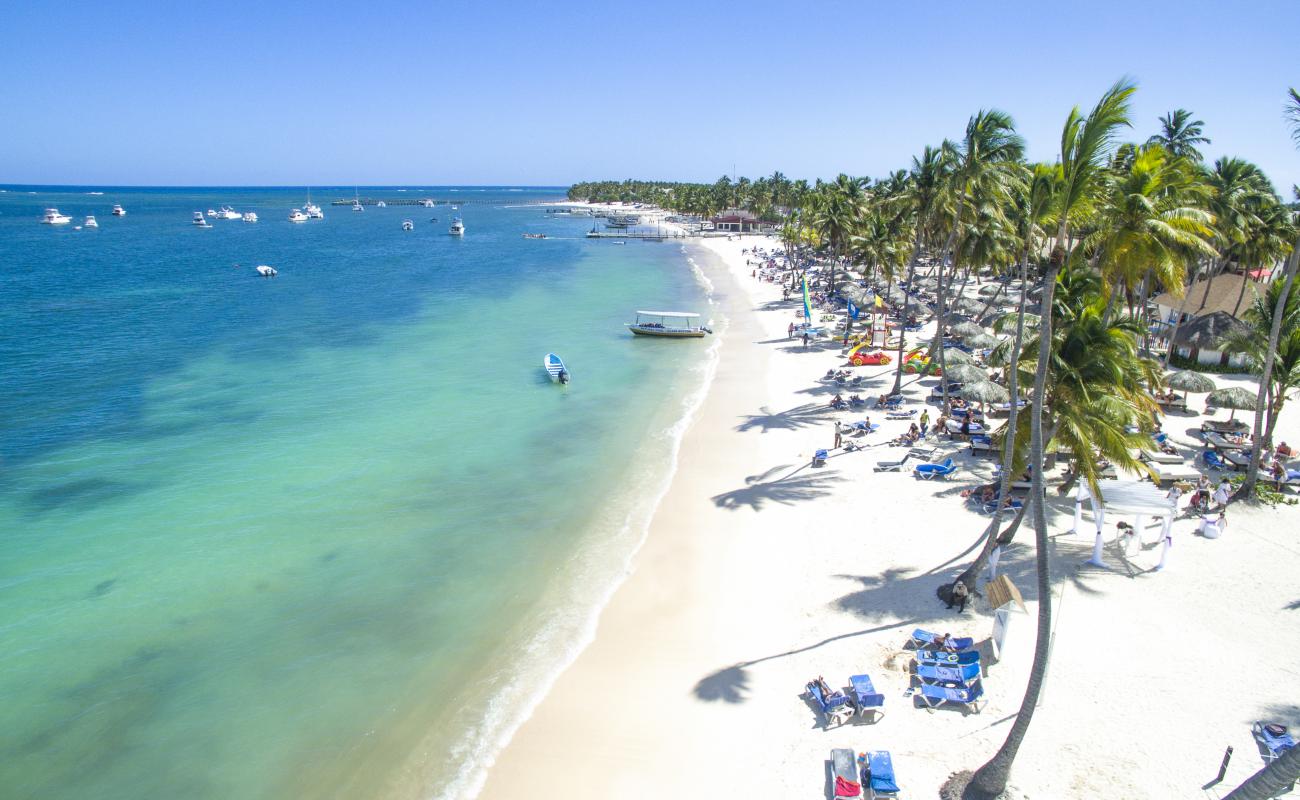 Foto de Playa de Punta Cana con brillante arena fina superficie