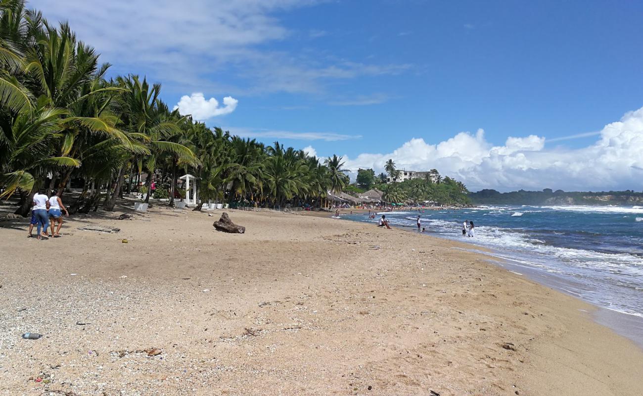 Foto de Najayo beach con brillante arena fina superficie