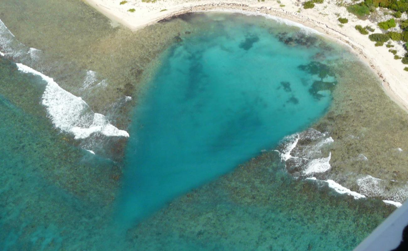 Foto de El Barco II beach con brillante arena fina superficie