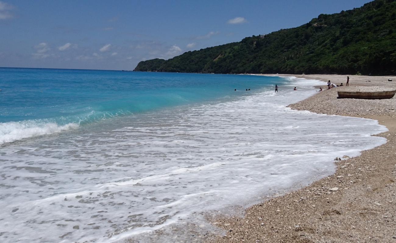 Foto de San Rafael beach con guijarro fino claro superficie