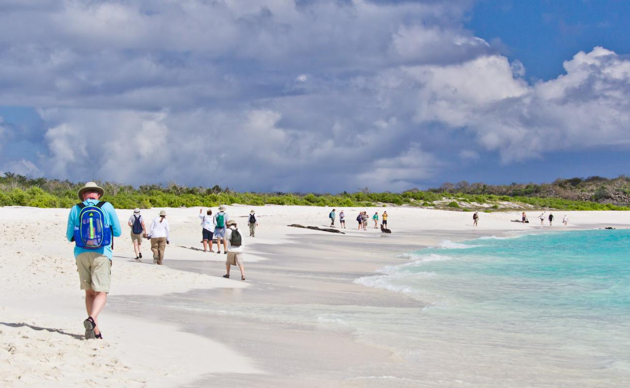 Foto de Bahía Gardner con arena fina blanca superficie