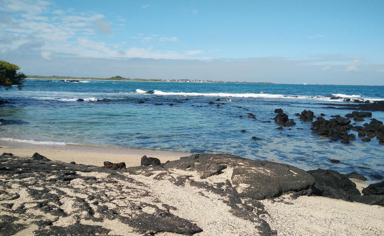 Foto de Playa del Amor con arena brillante y rocas superficie