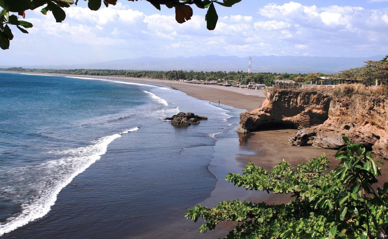 Foto de Acajutla Beach con arena oscura superficie