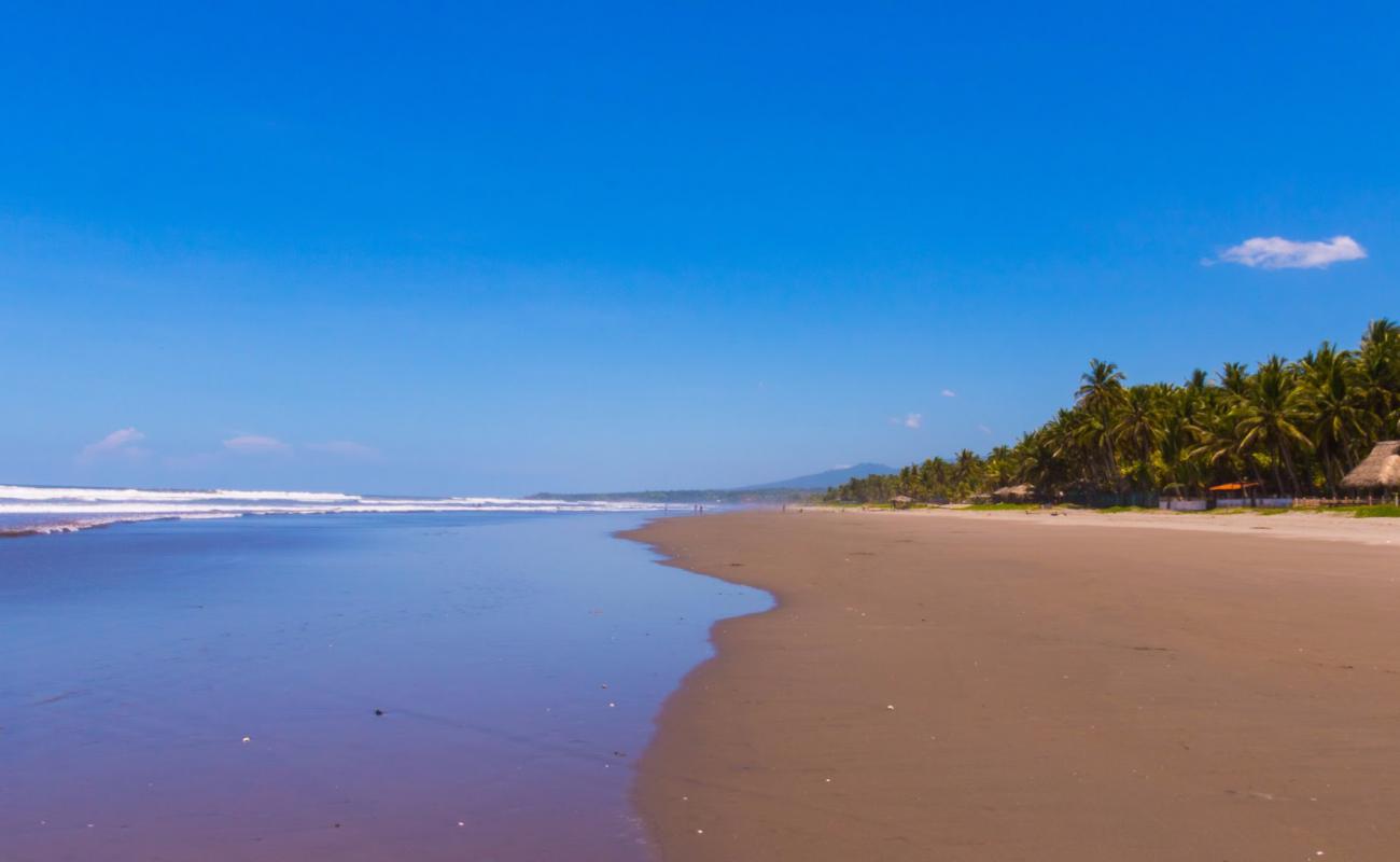 Foto de Los Caracoles beach con arena gris superficie