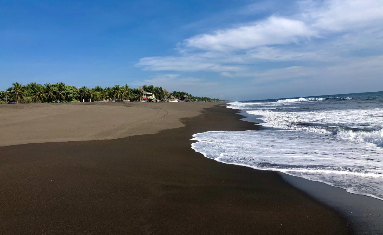 Foto de Playa de Monterrico con arena oscura superficie