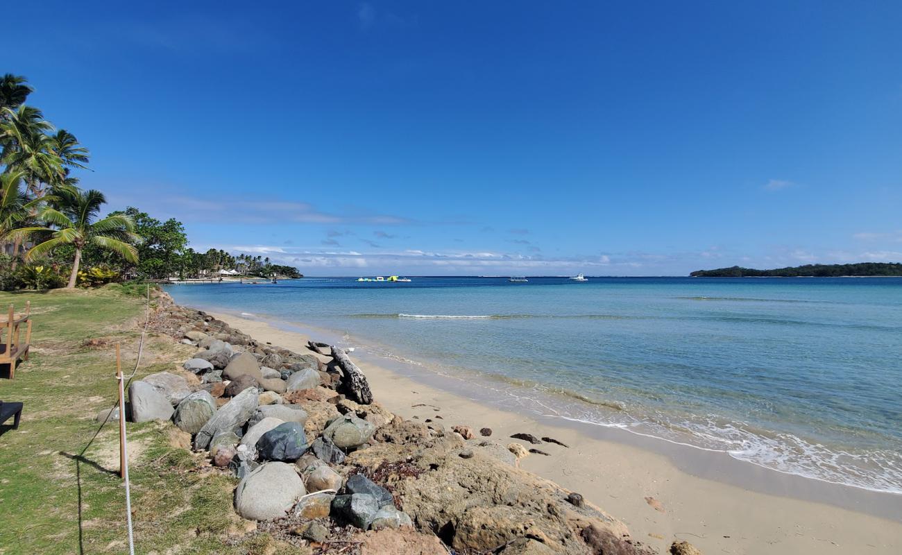 Foto de Cuvu Beach con arena brillante superficie