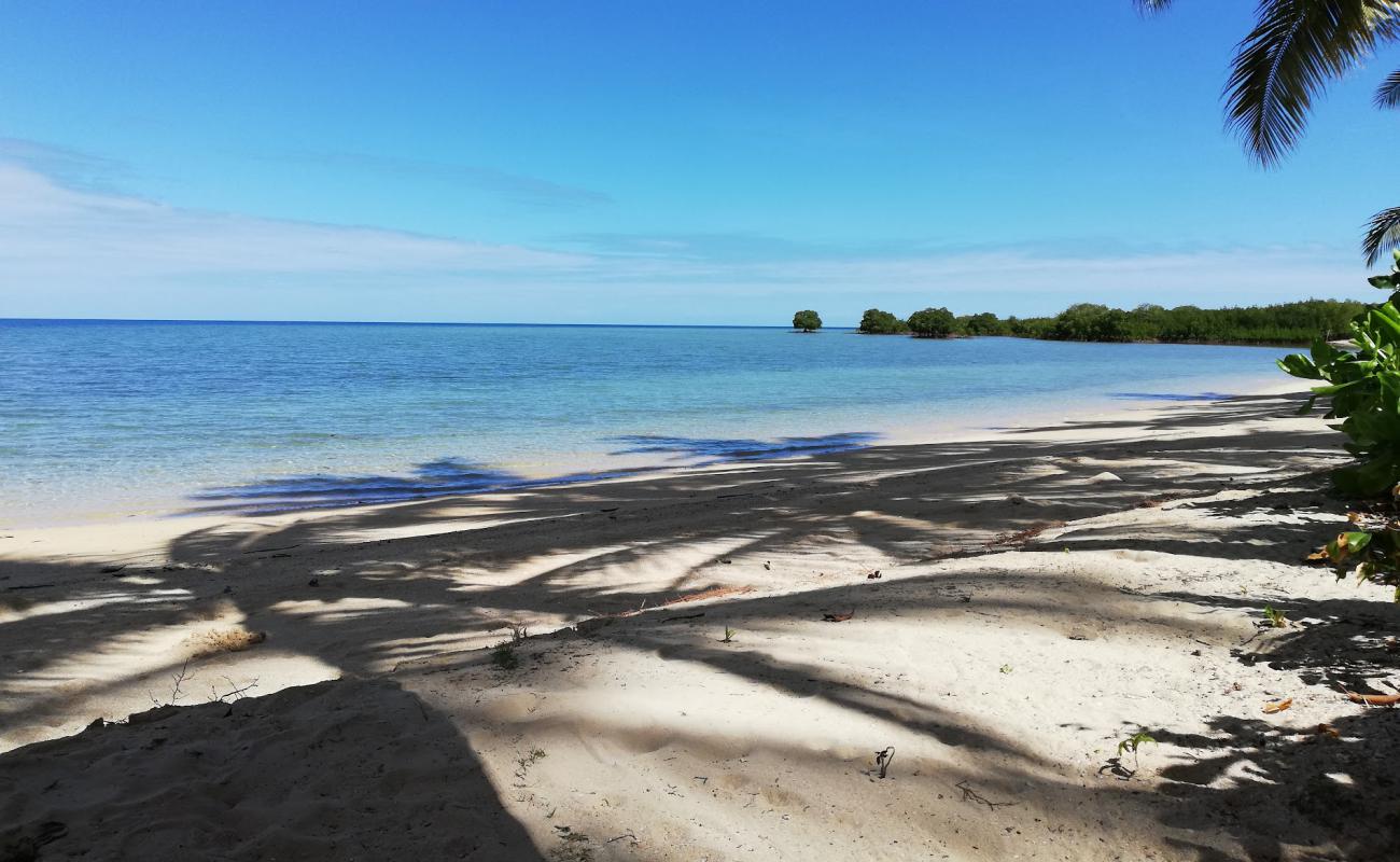 Foto de Nukubati Beach con arena brillante superficie