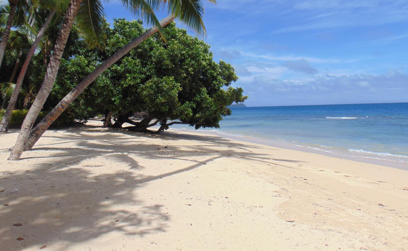 Foto de Laucala Beach II con arena brillante superficie