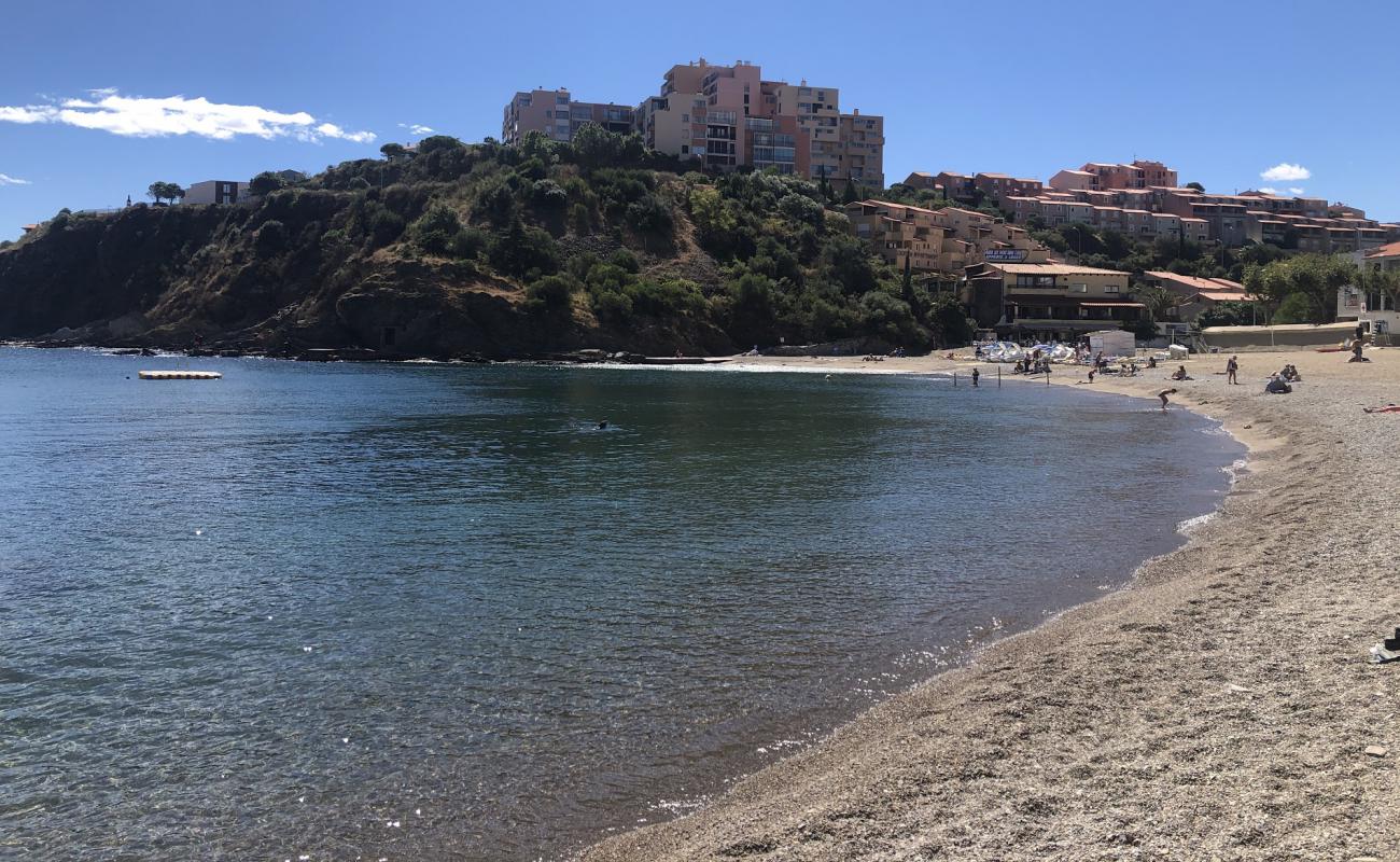 Foto de Playa Elmes con guijarro fino claro superficie