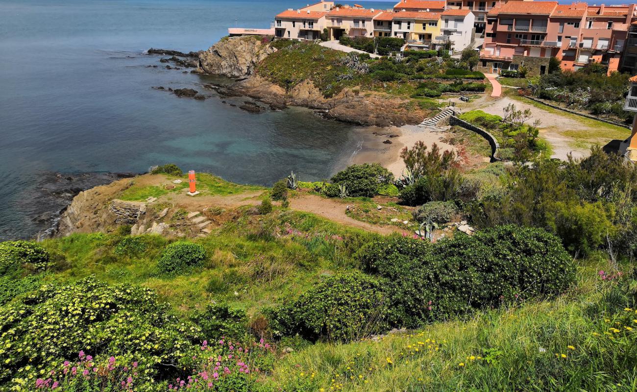 Foto de Batteries beach con arena fina y guijarros superficie