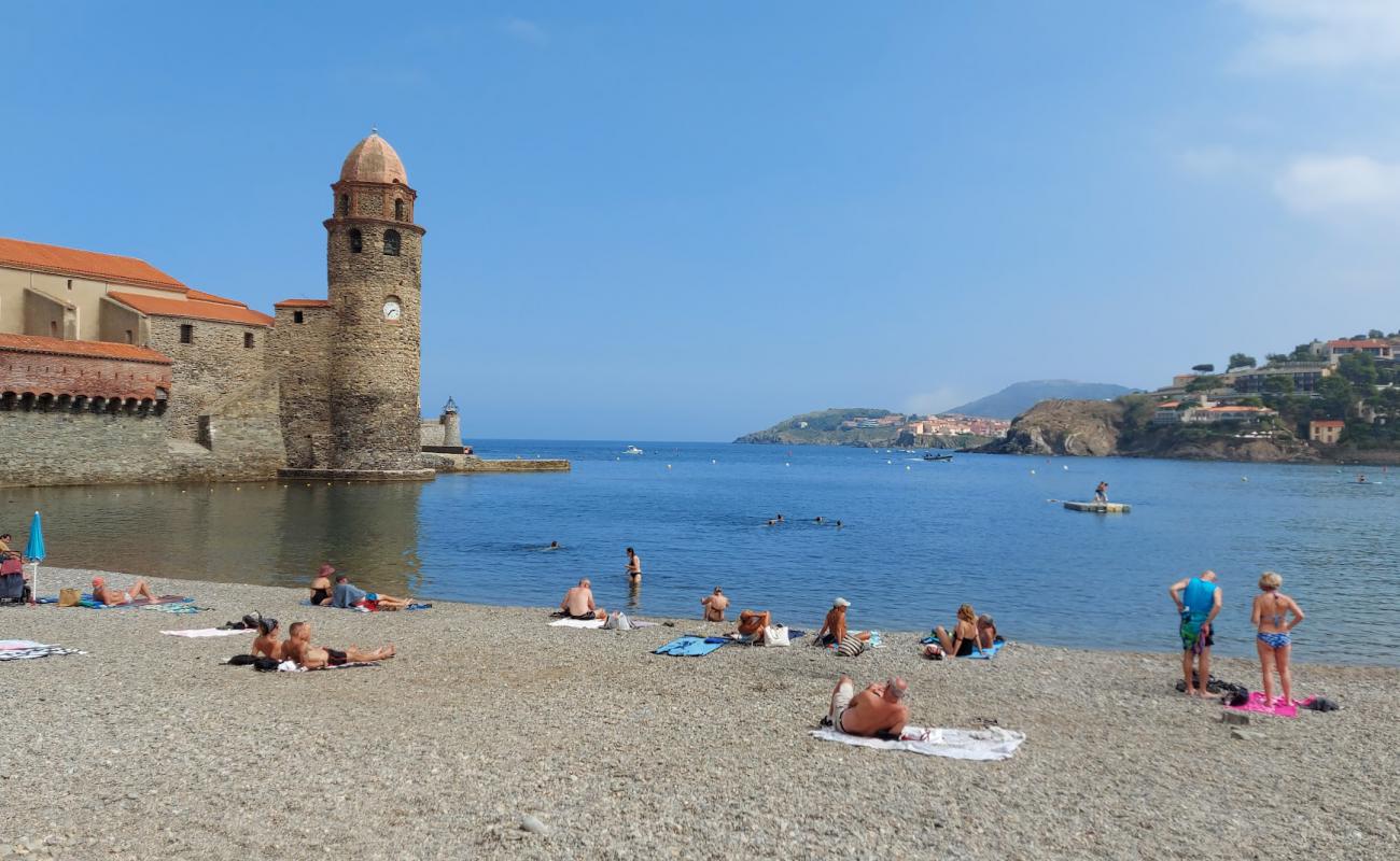 Foto de Playa de Collioure con guijarro fino claro superficie